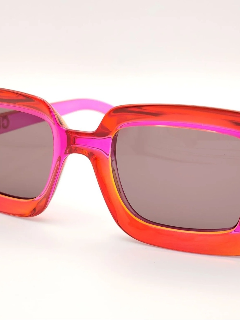 Excluded Gucci Sunglasses, New 340 - Picture 13 of 16